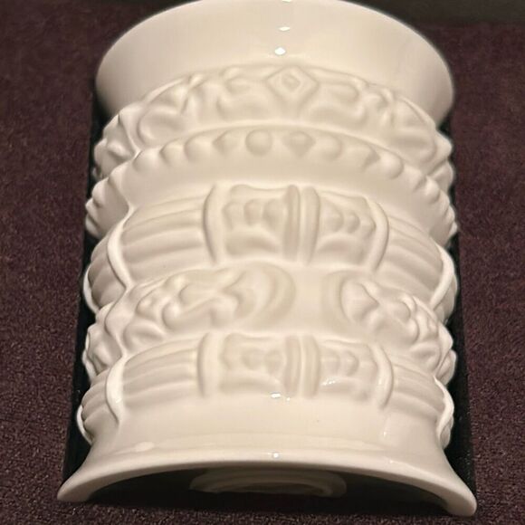 Katy Briscoe Home Bone China White Bisque Salt & Pepper Shakers 2.5” New In Box - Picture 3 of 15